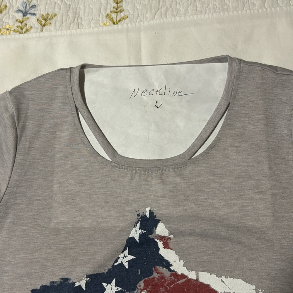 Sheryl Crow Gray Star Graphic short sleeveTee. Size L - Picture 4 of 7